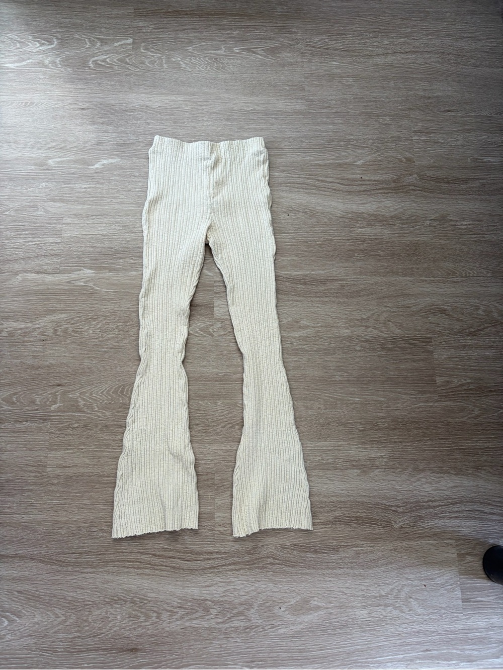 Urban Outfitters Cream Ribbed Flare Pant for summer!
